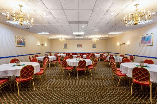 Baymont by Wyndham Queensbury/Lake George image 3