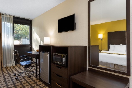 Baymont by Wyndham Queensbury/Lake George image 35