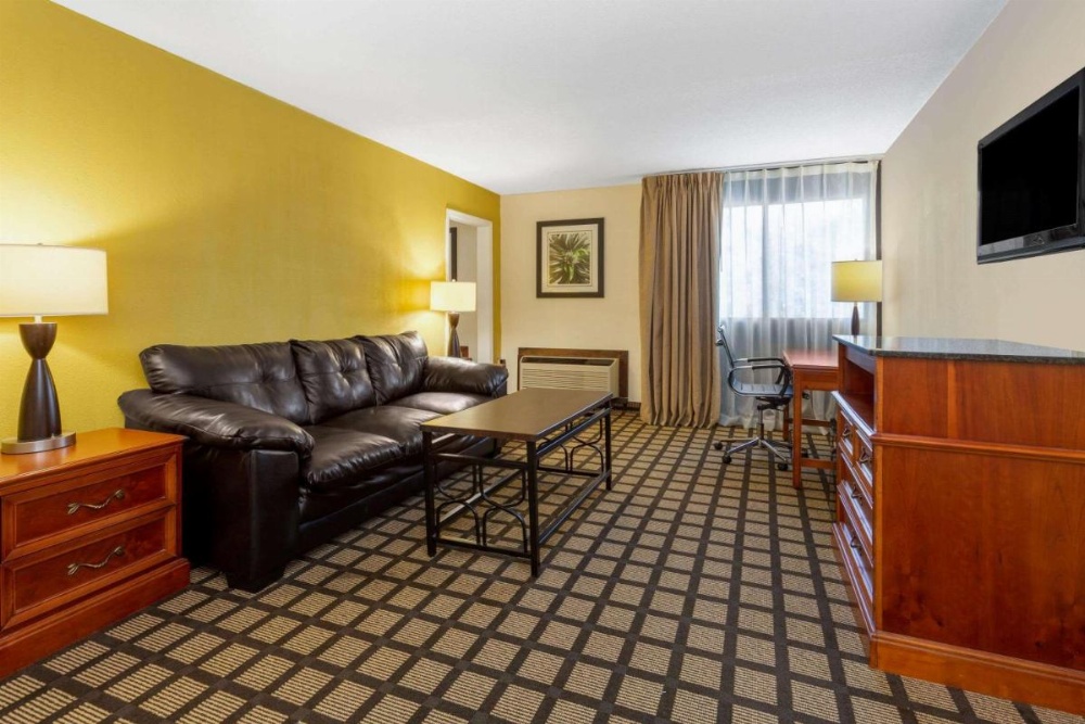 Baymont by Wyndham Queensbury/Lake George Image 6